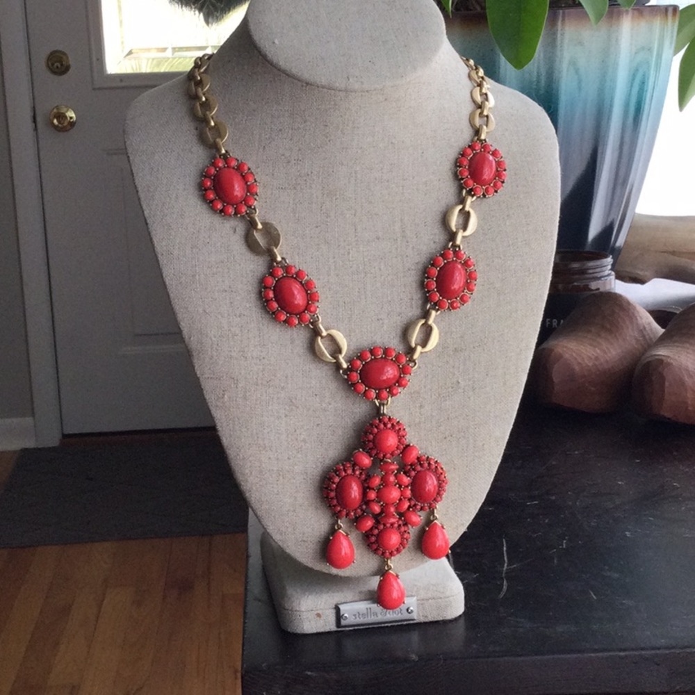 Stella and Dot Sardinia Necklace